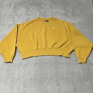 Nike Sweatshirt Womens XS Gold Sportswear Essential Fleece Crew neck Cropped